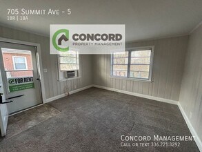 705 Summit Ave in Greensboro, NC - Building Photo - Building Photo