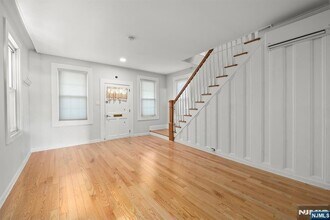 7 Beverly Pl, Unit 3306 in Edgewater, NJ - Building Photo - Building Photo
