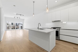 194 Cambridge Ave in Jersey City, NJ - Building Photo - Building Photo