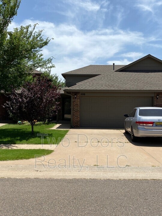 11116 SW 5th St in Yukon, OK - Building Photo