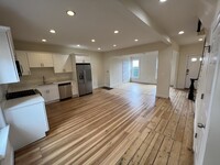 14 Humboldt Pl, Unit 1 in Boston, MA - Building Photo - Building Photo