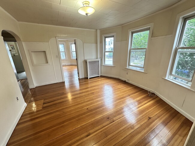 69 Conwell Ave, Unit 1 in Somerville, MA - Building Photo - Building Photo