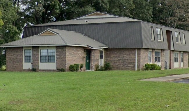 626 N State Hwy 103 in Slocomb, AL - Building Photo - Building Photo