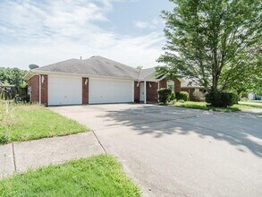 3401 SW Carriageway Ave in Bentonville, AR - Building Photo - Building Photo