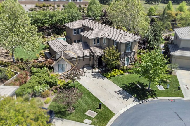 property at 611 Ramsey Pl