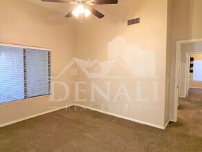 1121 S Western Skies Dr in Gilbert, AZ - Building Photo - Building Photo