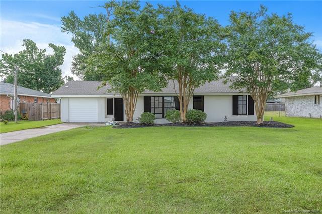 property at 325 Quelqueshue St