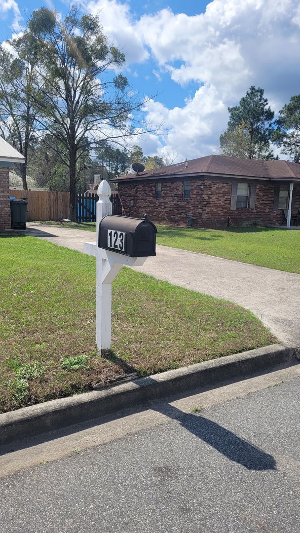 123 Deerwood Ct in Hinesville, GA - Building Photo - Building Photo