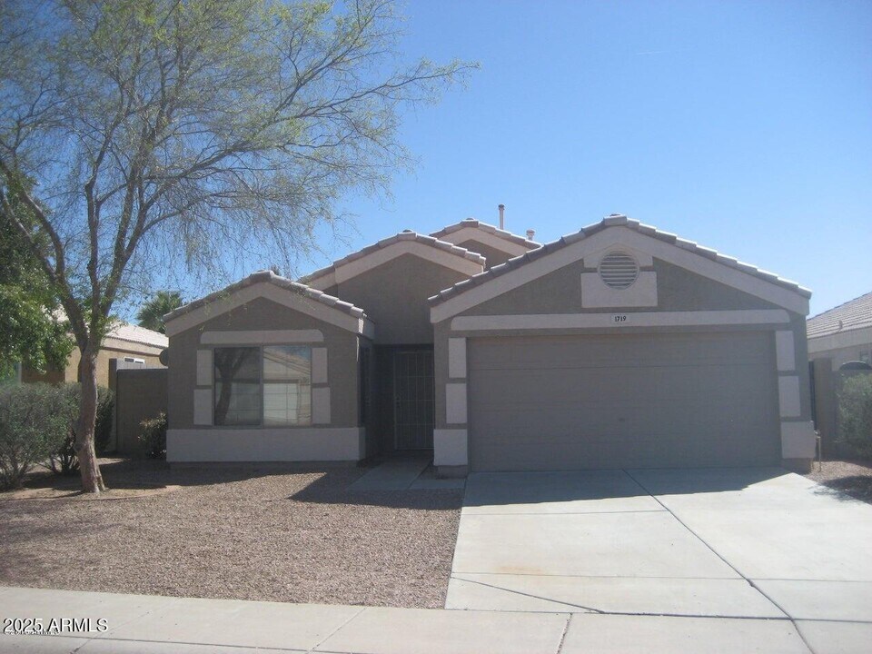 1719 E Horseshoe Ave in Gilbert, AZ - Building Photo
