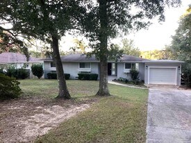 1600 E Texar Dr in Pensacola, FL - Building Photo