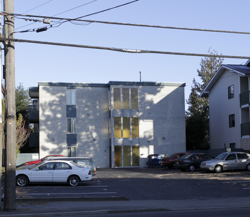 Gearhart Arms Apartments in Shoreline, WA - Building Photo