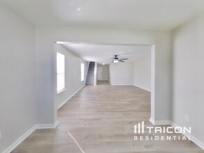 8132 Grove Berry Way in Indianapolis, IN - Building Photo - Building Photo