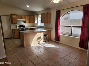 17114 N Eureka Trail in Surprise, AZ - Building Photo - Building Photo