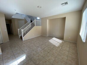 972 Ambrosia Dr in Las Vegas, NV - Building Photo - Building Photo