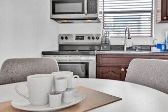 333 Walnut St, Unit ID1312663P in Hollywood, FL - Building Photo - Building Photo