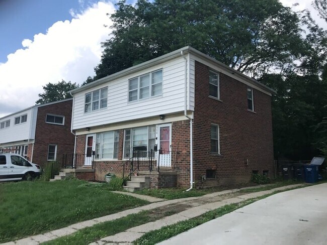 510 W Stadium Blvd in Ann Arbor, MI - Building Photo - Building Photo