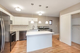 834 Summit St in Columbus, OH - Building Photo - Building Photo