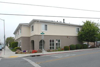 202 E Lake Ave in Watsonville, CA - Building Photo - Building Photo