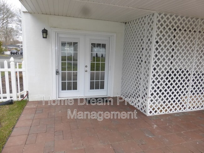 836 Salem Dr