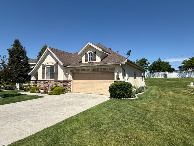 property at 1362 W Renaissance Pl