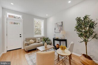 1705 Olive St in Baltimore, MD - Building Photo - Building Photo
