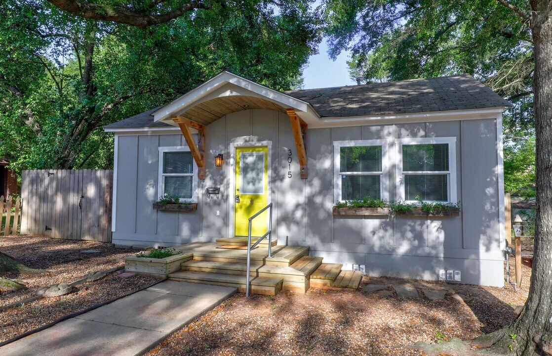 3015 Walnut St in Texarkana, TX - Building Photo