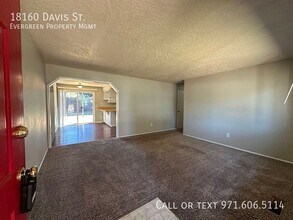 18160 Davis St in Sandy, OR - Building Photo - Building Photo