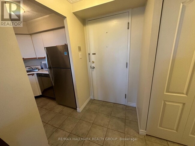 1025 Grenon Ave in Ottawa, ON - Building Photo - Building Photo