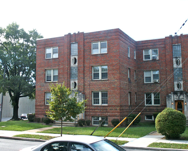 Whittier Gardens in Washington, DC - Building Photo - Building Photo