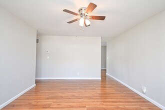 647 Bellaire Ct in Cincinnati, OH - Building Photo - Building Photo