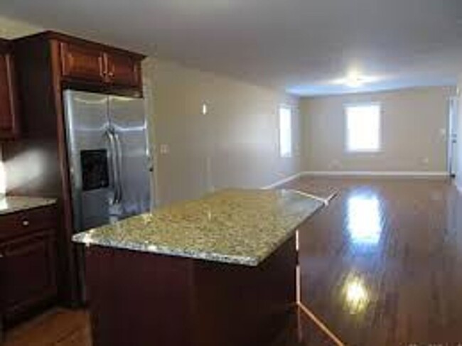 4 Grove St in East Haddam, CT - Building Photo - Building Photo