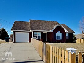 2401 Pinyon St in Christiana, TN - Building Photo