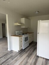 2412 Azalea Garden Rd, Unit 110 in Norfolk, VA - Foto de edificio - Building Photo