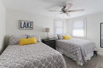 15 Geneva Ln in Fontana-on-Geneva Lake, WI - Building Photo - Building Photo