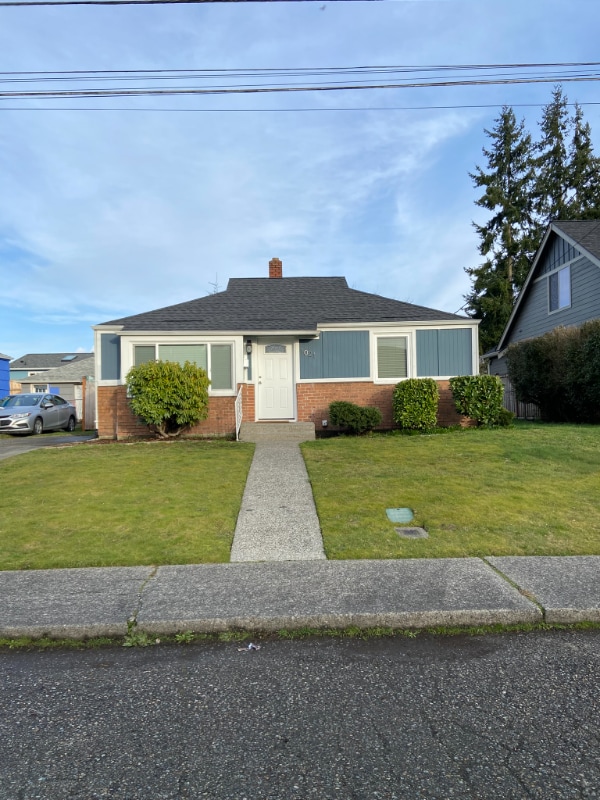 property at 1021 S Meyers St