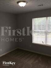 715 Grove Pointe Cir in Locust Grove, GA - Building Photo - Building Photo