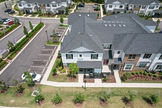 606 Kathy Ann Way W, Unit 606 in Carrollton, VA - Building Photo - Building Photo