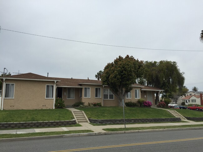 911 Arlington Ave in Torrance, CA - Foto de edificio - Building Photo