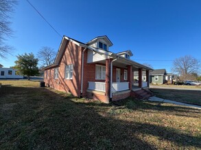 5324 Bloomingdale Ave in Richmond, VA - Building Photo - Building Photo