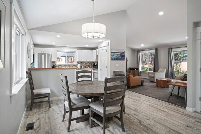 2 Killdeer Ln in Bend, OR - Building Photo - Building Photo