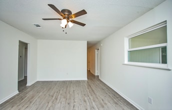 317 Ivy St in New Llano, LA - Building Photo - Building Photo