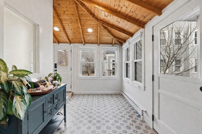 20 Adrian St in Somerville, MA - Building Photo - Building Photo