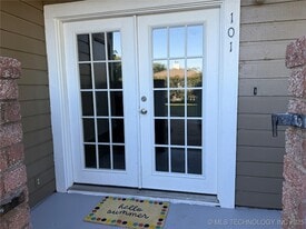 6639 S Victor Ave, Unit G101 in Tulsa, OK - Building Photo