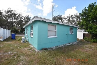 401 Milwaukee Ave in Dunedin, FL - Building Photo - Building Photo