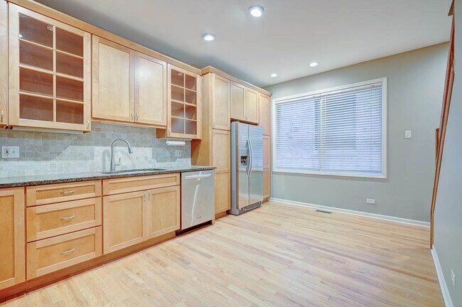 1923 N Sheffield Ave in Chicago, IL - Foto de edificio - Building Photo