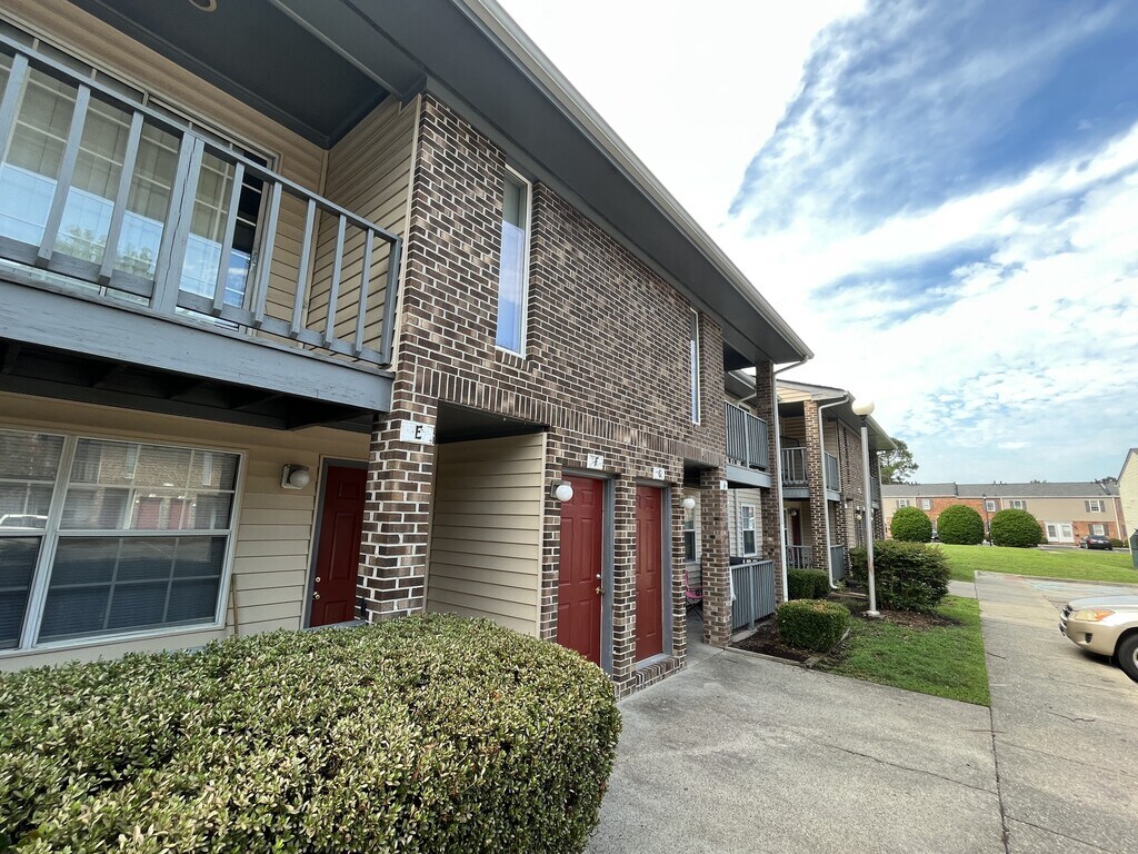 Collinwood Square Apartments Newport News, VA Apartments