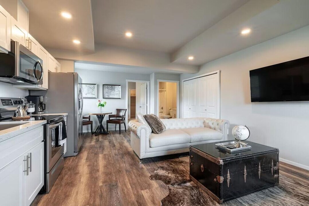 624 E 32nd St in Tacoma, WA - Foto de edificio