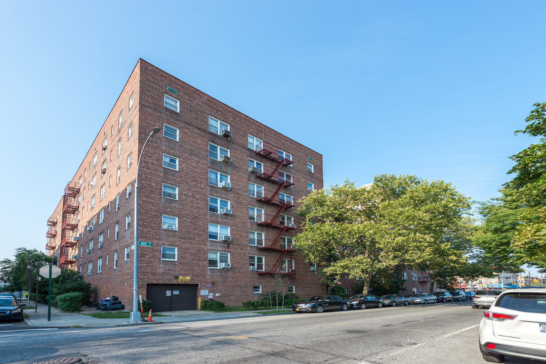 3211 Flatbush Ave in Brooklyn, NY - Foto de edificio