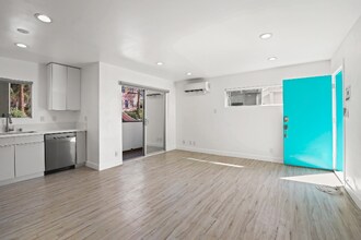 249 S Coronado St in Los Angeles, CA - Building Photo - Building Photo