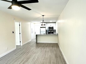 2771 Riverside Dr, Unit 114A in Coral Springs, FL - Building Photo